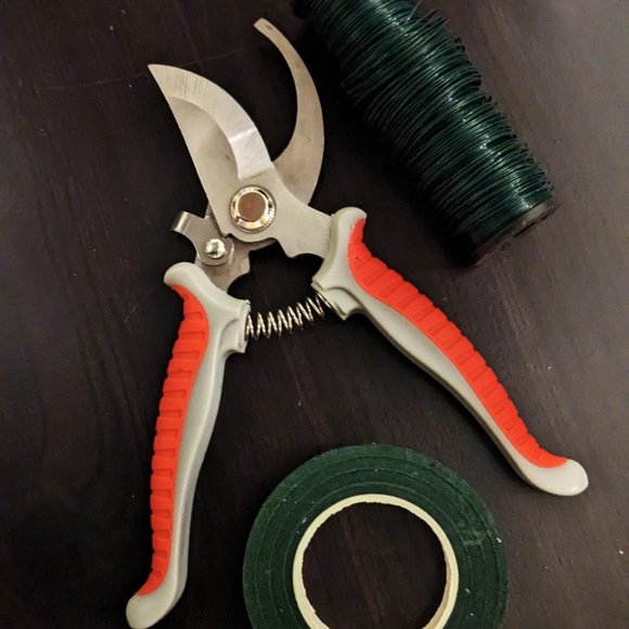 DYI Artificial Floral Hoop Wreath Kit, Peonies & Eucalyptus - Picture 3 of 5